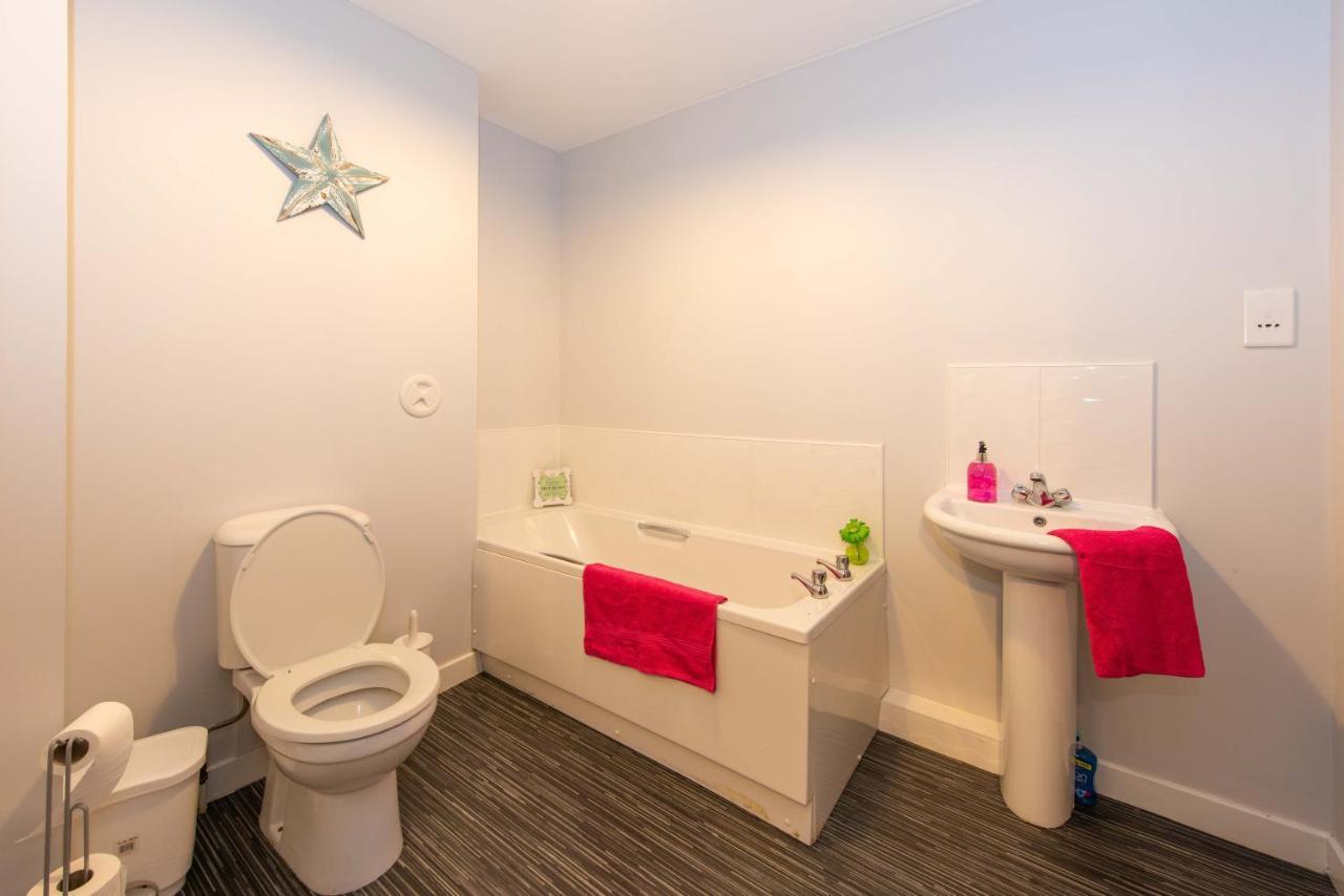 Premier - Wishaw En-Suite Apartment ภายนอก รูปภาพ